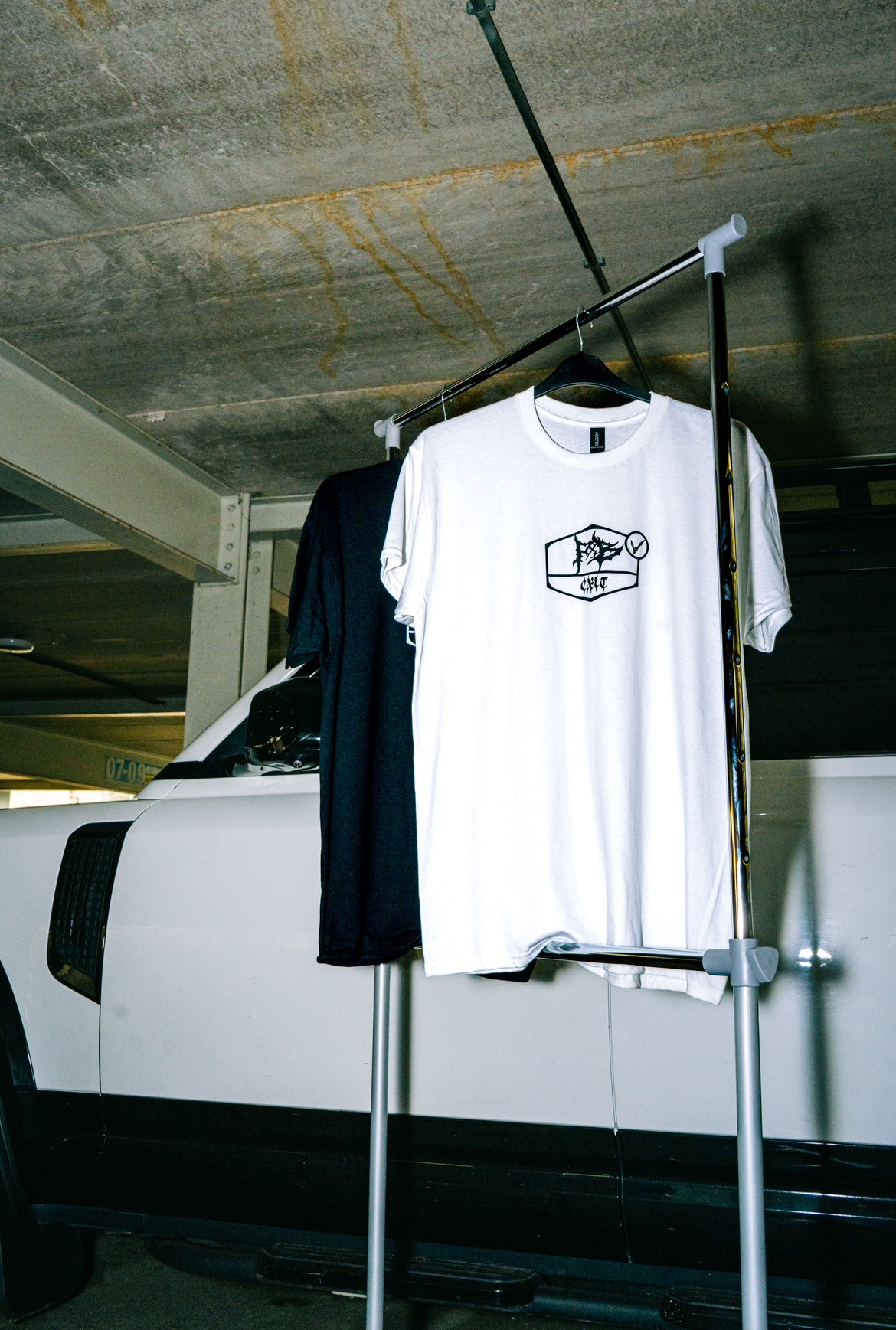 PXB CXLT T SHIRT in Black or White